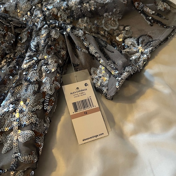 Alex Evening Silver Sequin Gown NWT - Picture 4 of 6